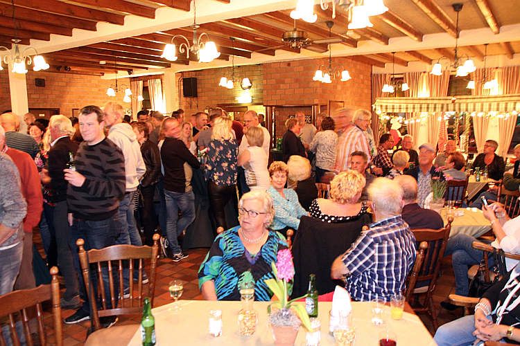 Muzikaal 60 & 70's feest door de SDWA met The Oldtimers_17